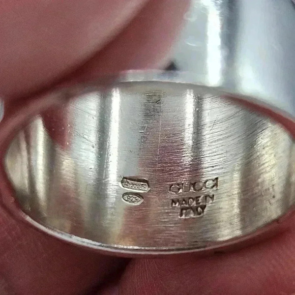 Gucci Wide  Band Ring & G Motif Pendant - Picture 8 of 14